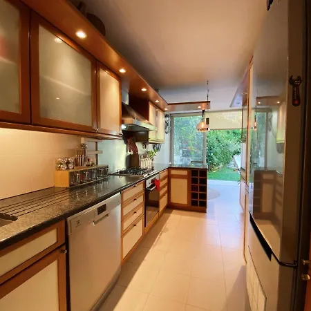 Casa Boganvilias - Moradia Com Jardim 리스본